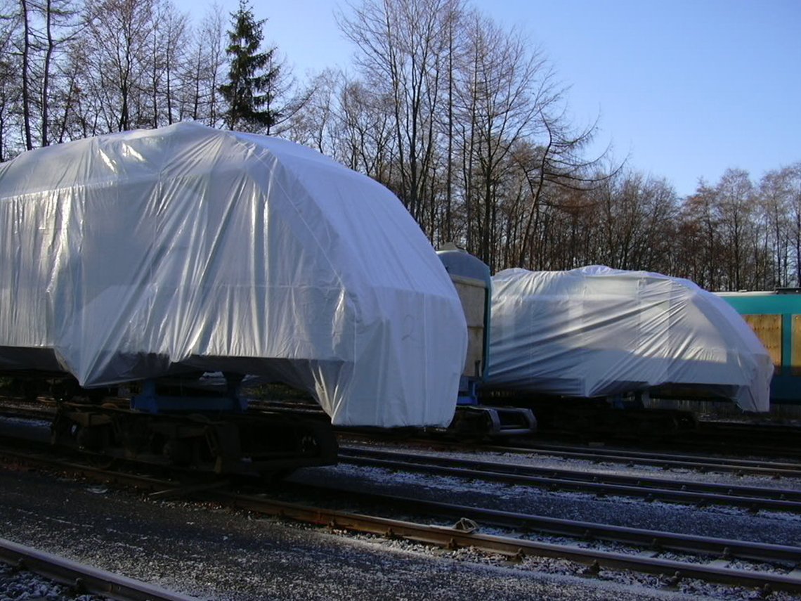 Transporting a train protected by FleeceGuard